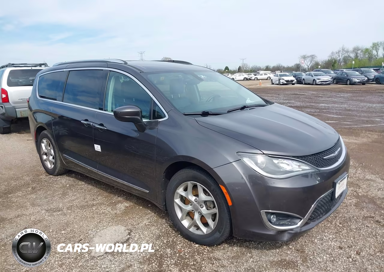 2017 Chrysler Pacifica Touring-L Plus – zdjęcie 1 z 16