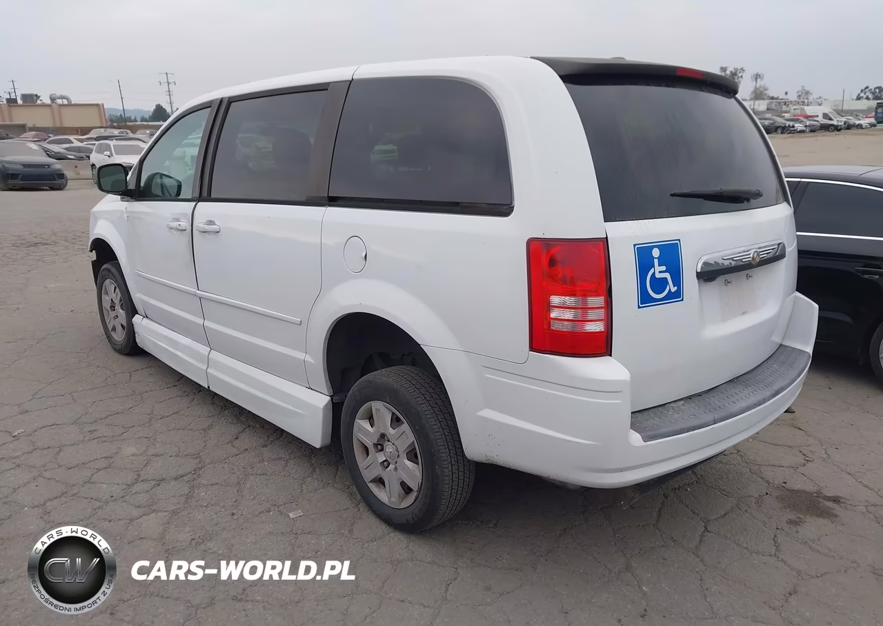 2008 Chrysler Town & Country Lx VIN:2A8HR44H28R107609 - 3