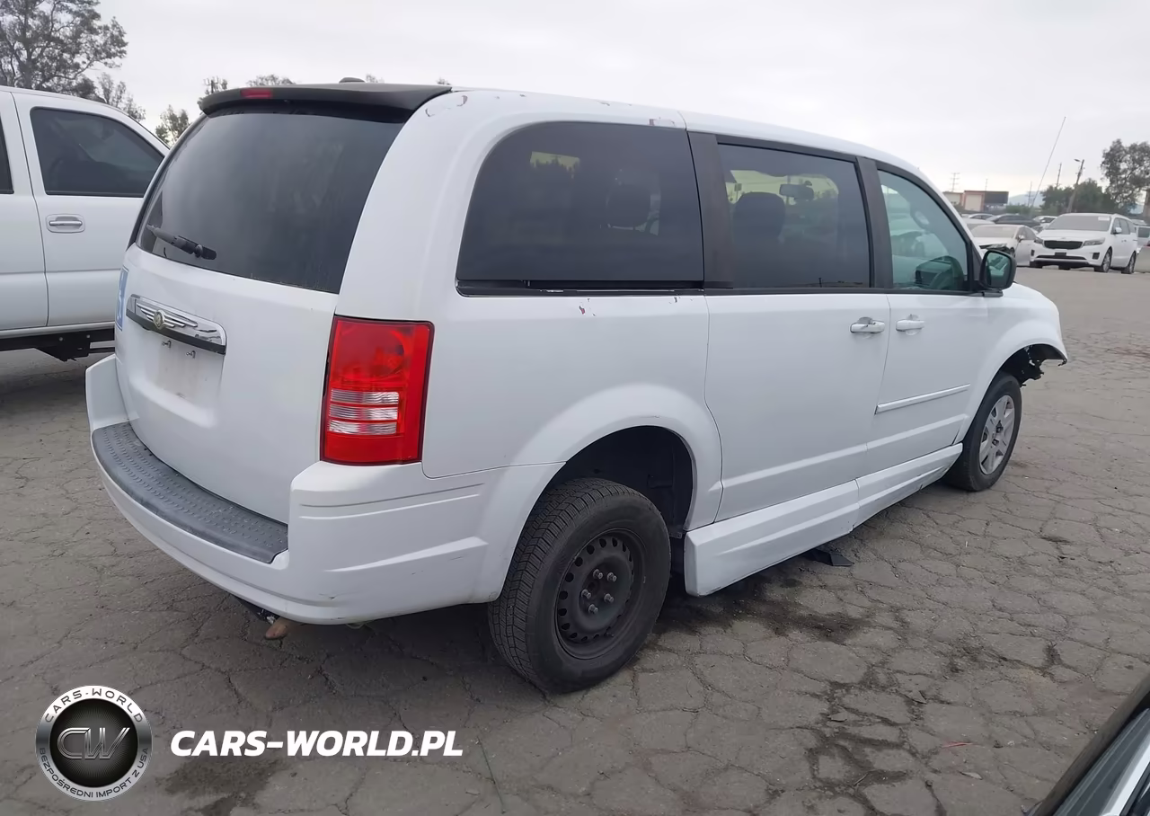 2008 Chrysler Town & Country Lx VIN:2A8HR44H28R107609 - 4