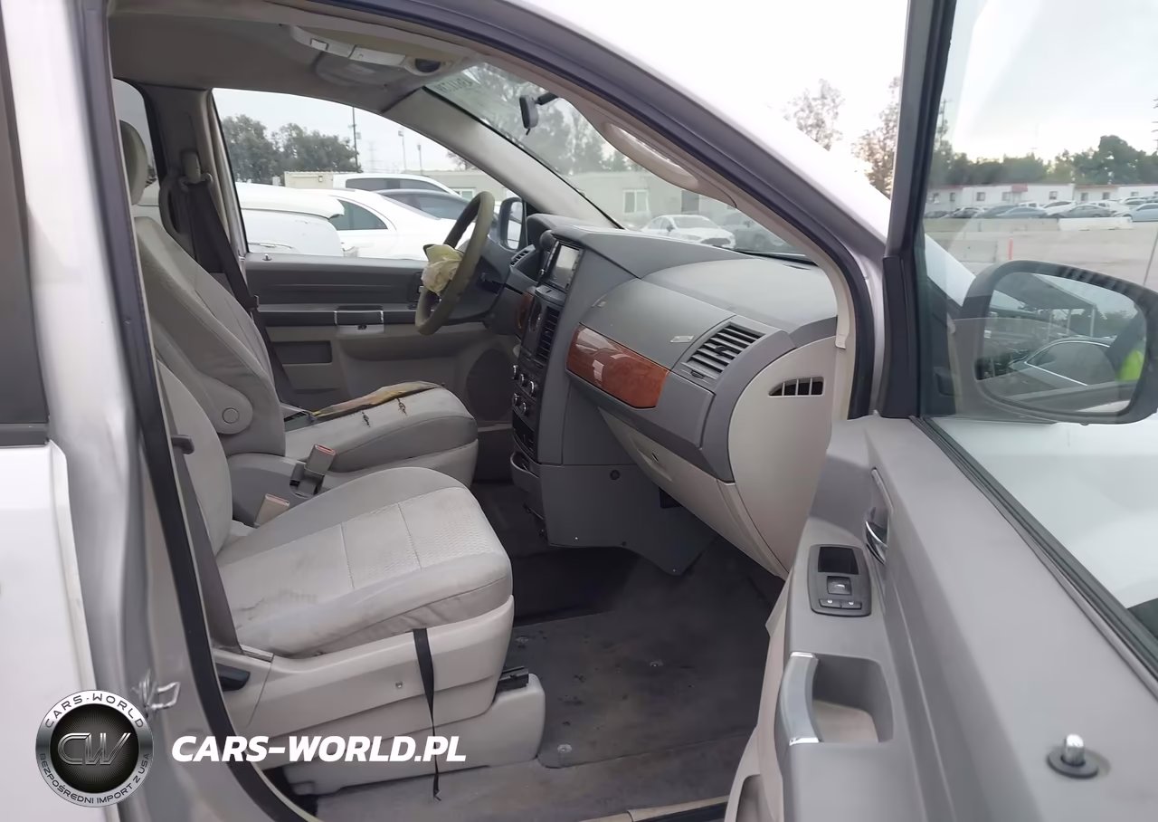 2008 Chrysler Town & Country Lx VIN:2A8HR44H28R107609 - 5