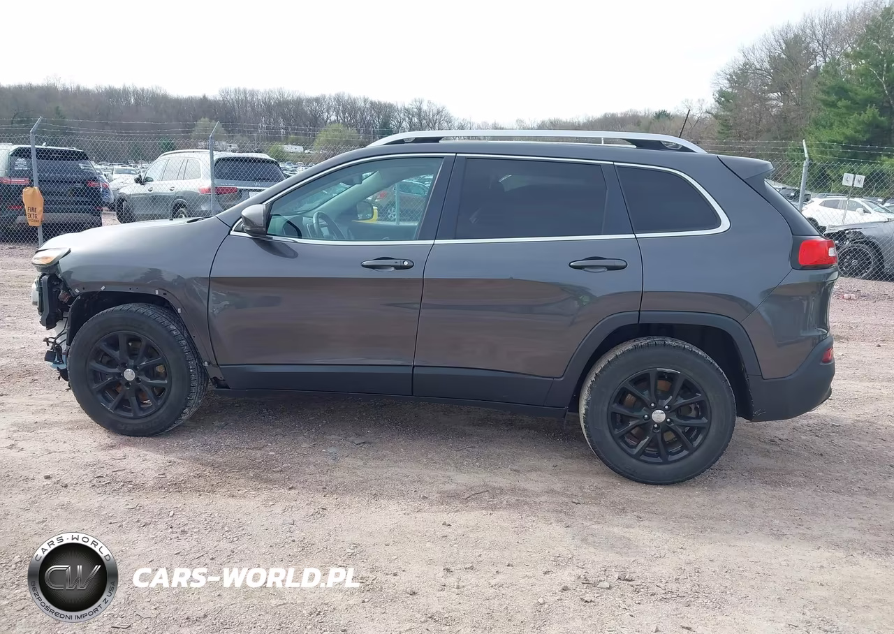 2016 Jeep Cherokee Latitude VIN:1C4PJMCS9GW219739 - 15