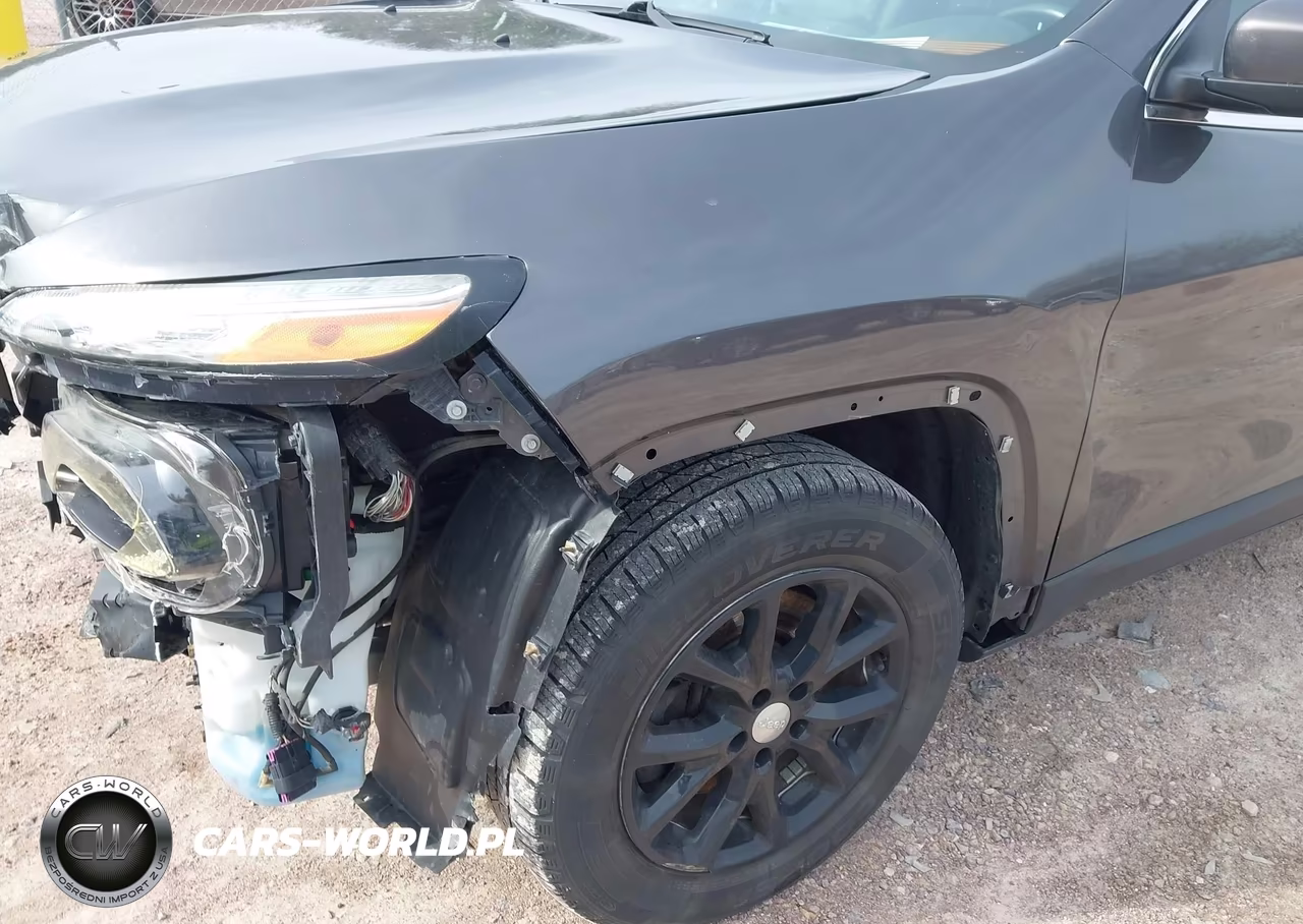 2016 Jeep Cherokee Latitude VIN:1C4PJMCS9GW219739 - 18