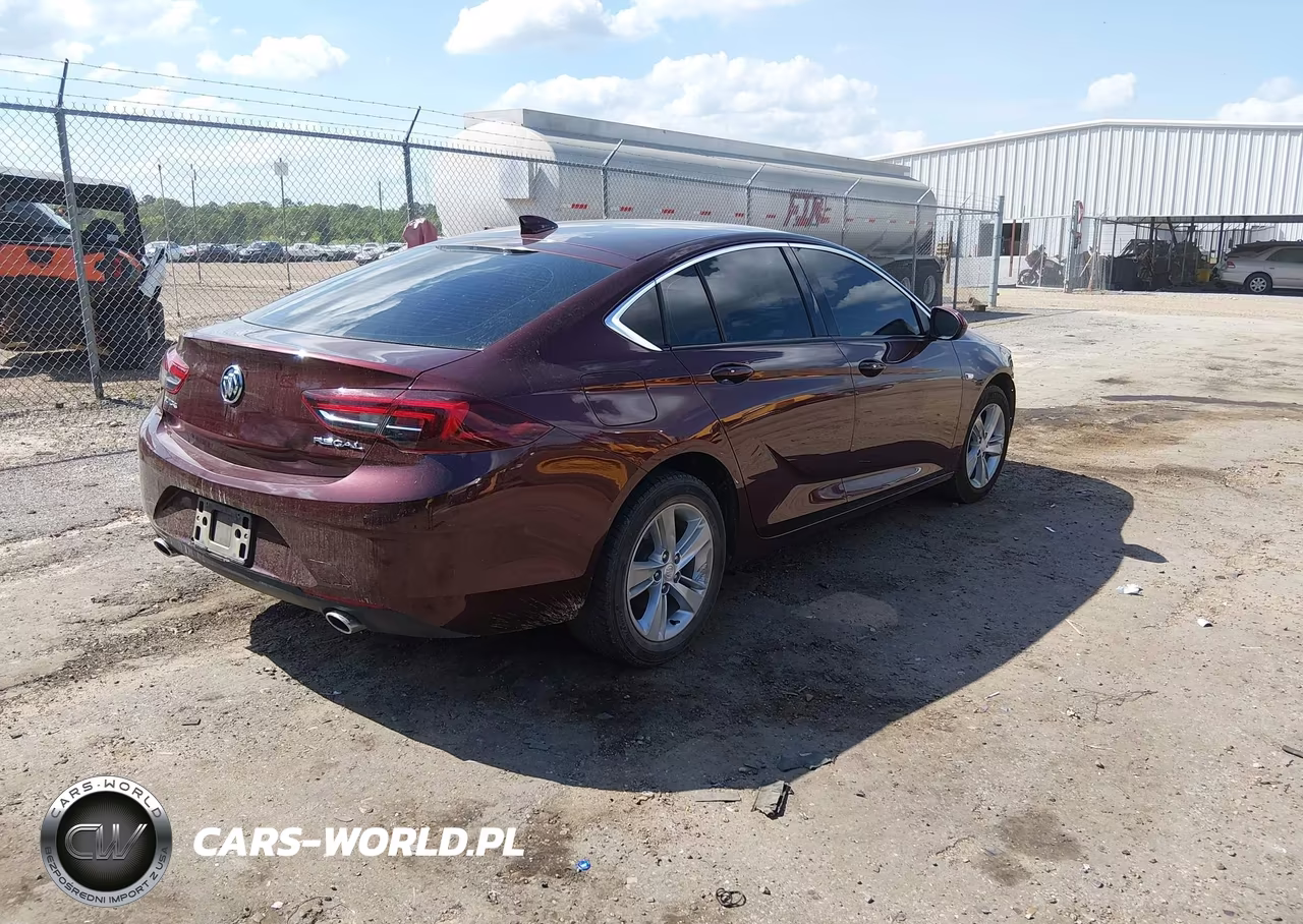 2018 Buick Regal Sportback Preferred VIN:W04GL6SX1J1112198 - 4