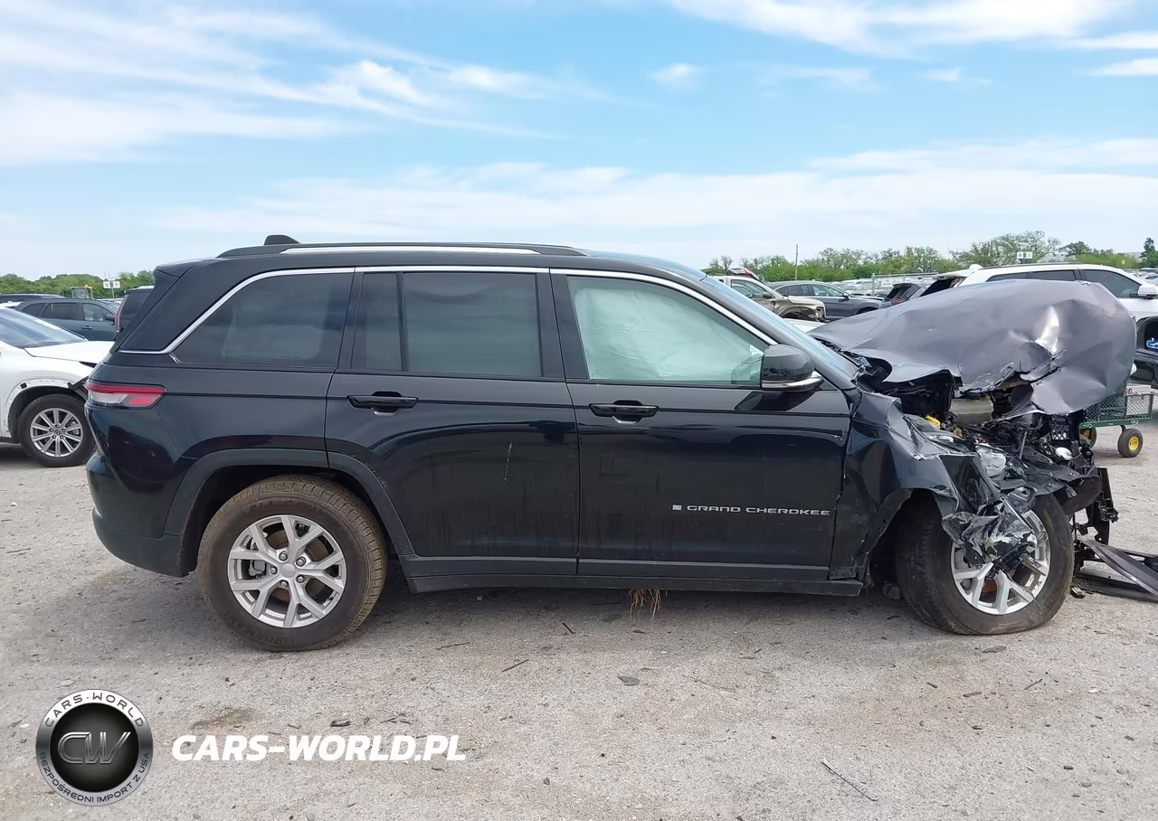 2023 Jeep Grand Cherokee Limited 4X4 VIN:1C4RJHBG7PC512716 - 13