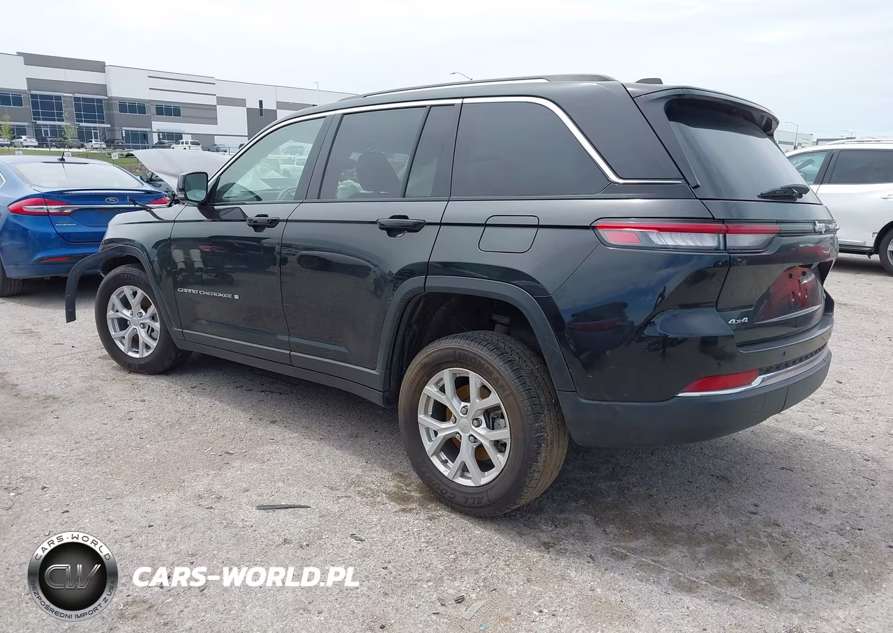 2023 Jeep Grand Cherokee Limited 4X4 VIN:1C4RJHBG7PC512716 - 3