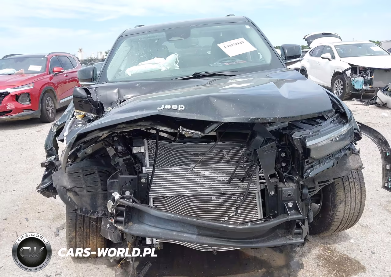 2023 Jeep Grand Cherokee Limited 4X4 VIN:1C4RJHBG7PC512716 - 5