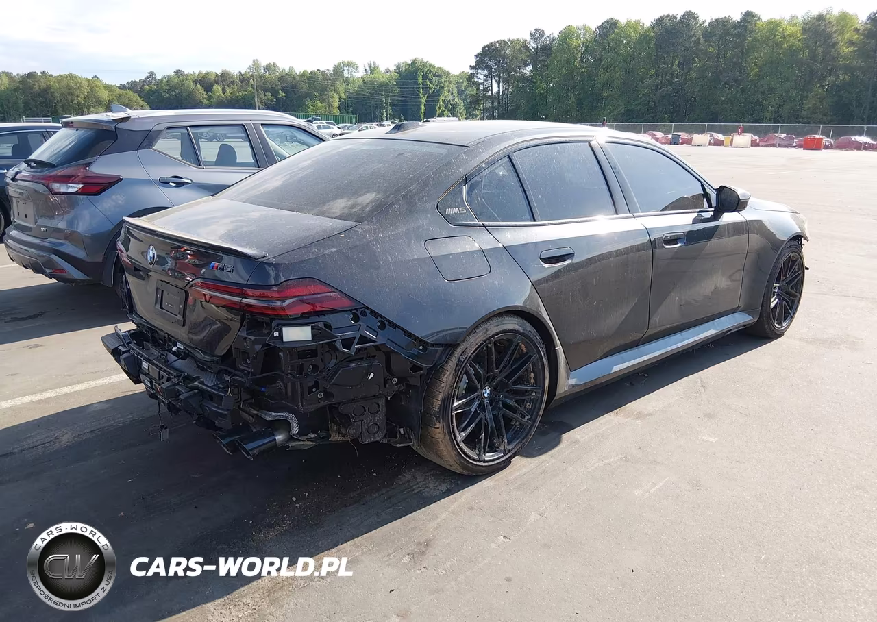 2026 BMW M5 VIN:WBS83FK06TCV90680 - 4