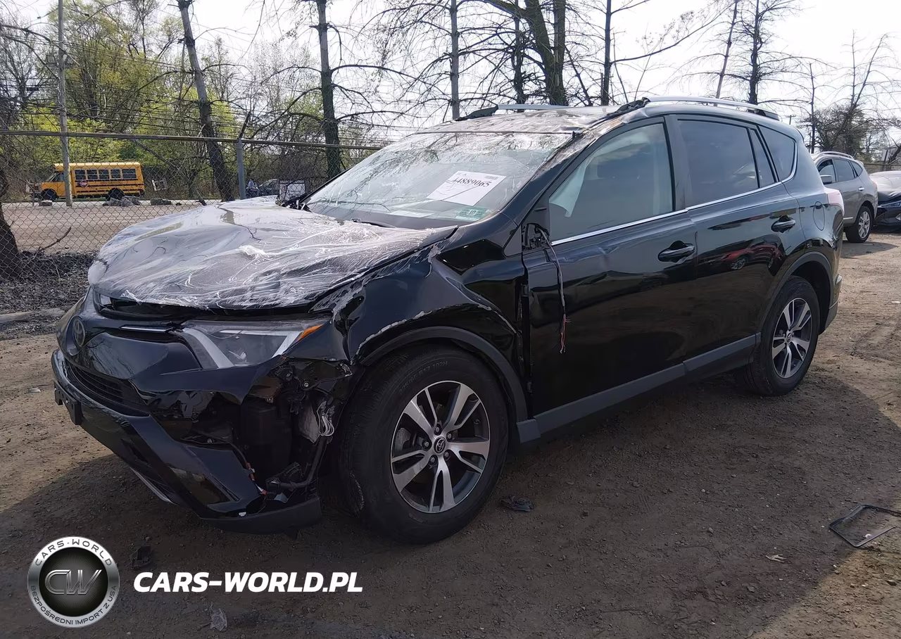 2018 Toyota Rav4 Xle VIN:2T3RFREV9JW845330 - 2