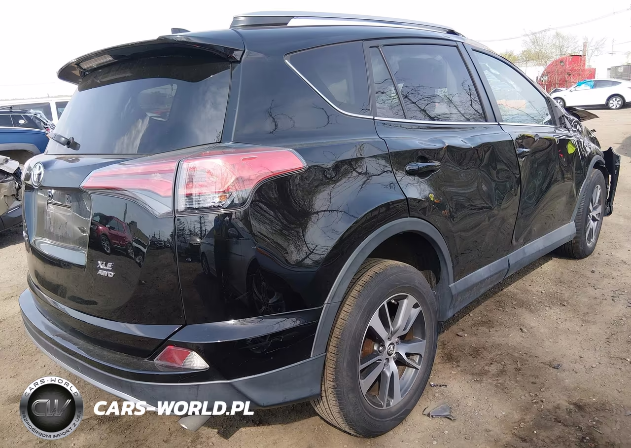 2018 Toyota Rav4 Xle VIN:2T3RFREV9JW845330 - 4