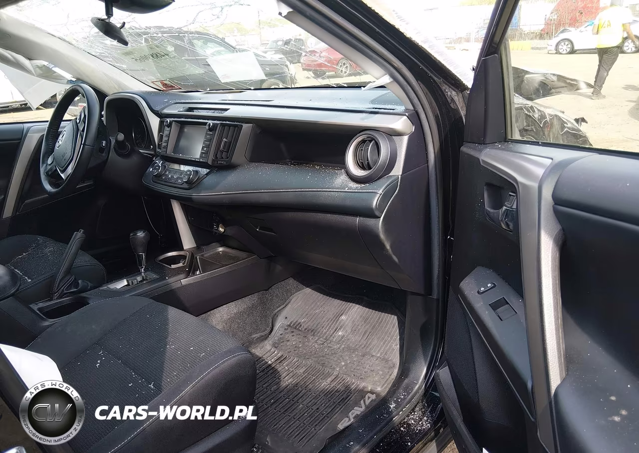 2018 Toyota Rav4 Xle VIN:2T3RFREV9JW845330 - 5