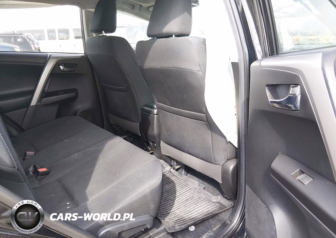 2018 Toyota Rav4 Xle VIN:2T3RFREV9JW845330 - 8
