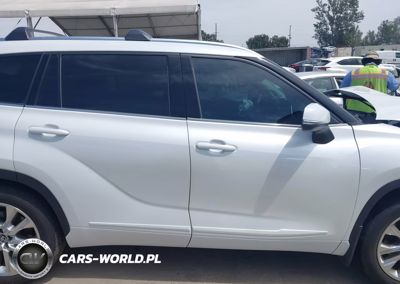2023 Toyota Highlander Limited VIN:5TDKDRBH6PS013945 - 13