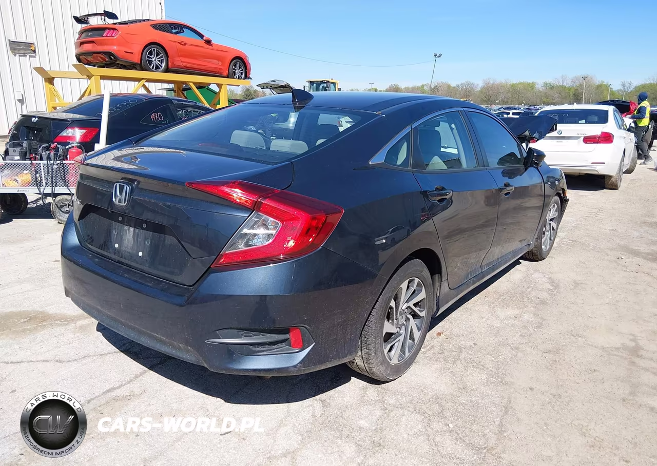 2018 Honda Civic Ex VIN:19XFC2F70JE033168 - 4
