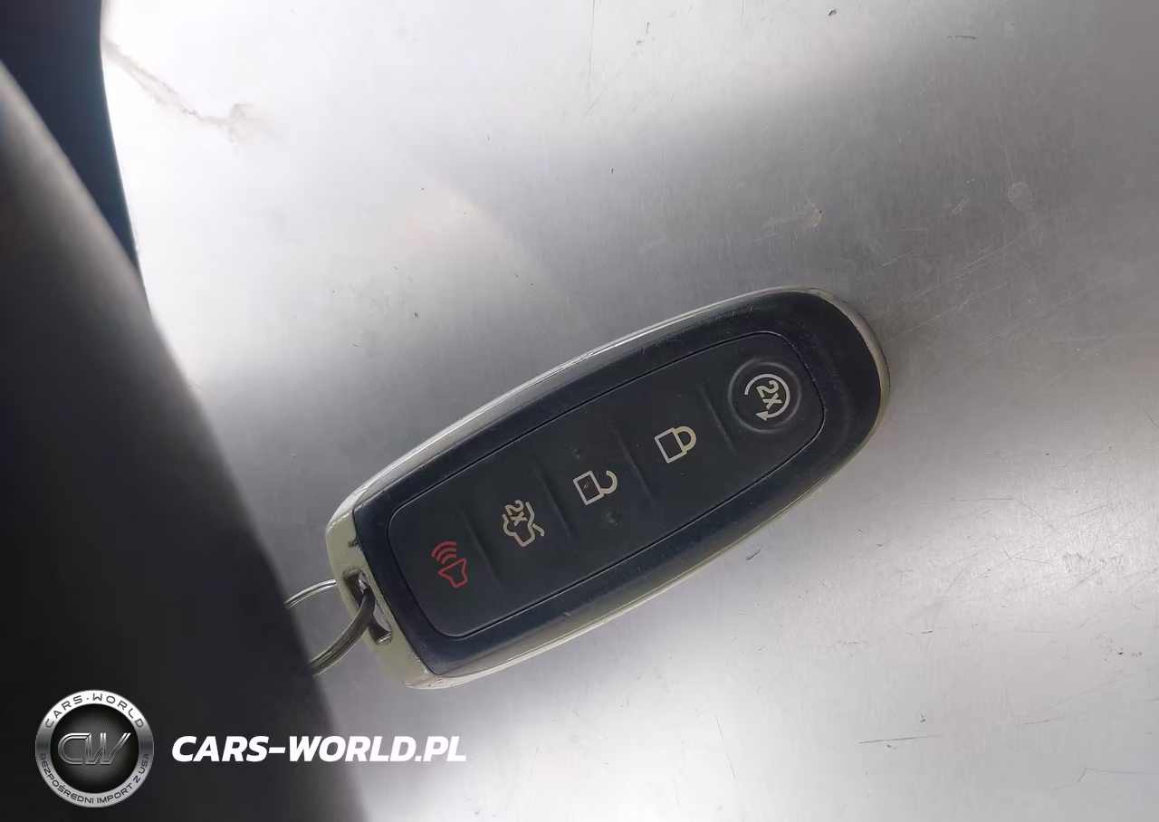 2016 Ford Focus Titanium VIN:1FADP3N24GL345989 - 11