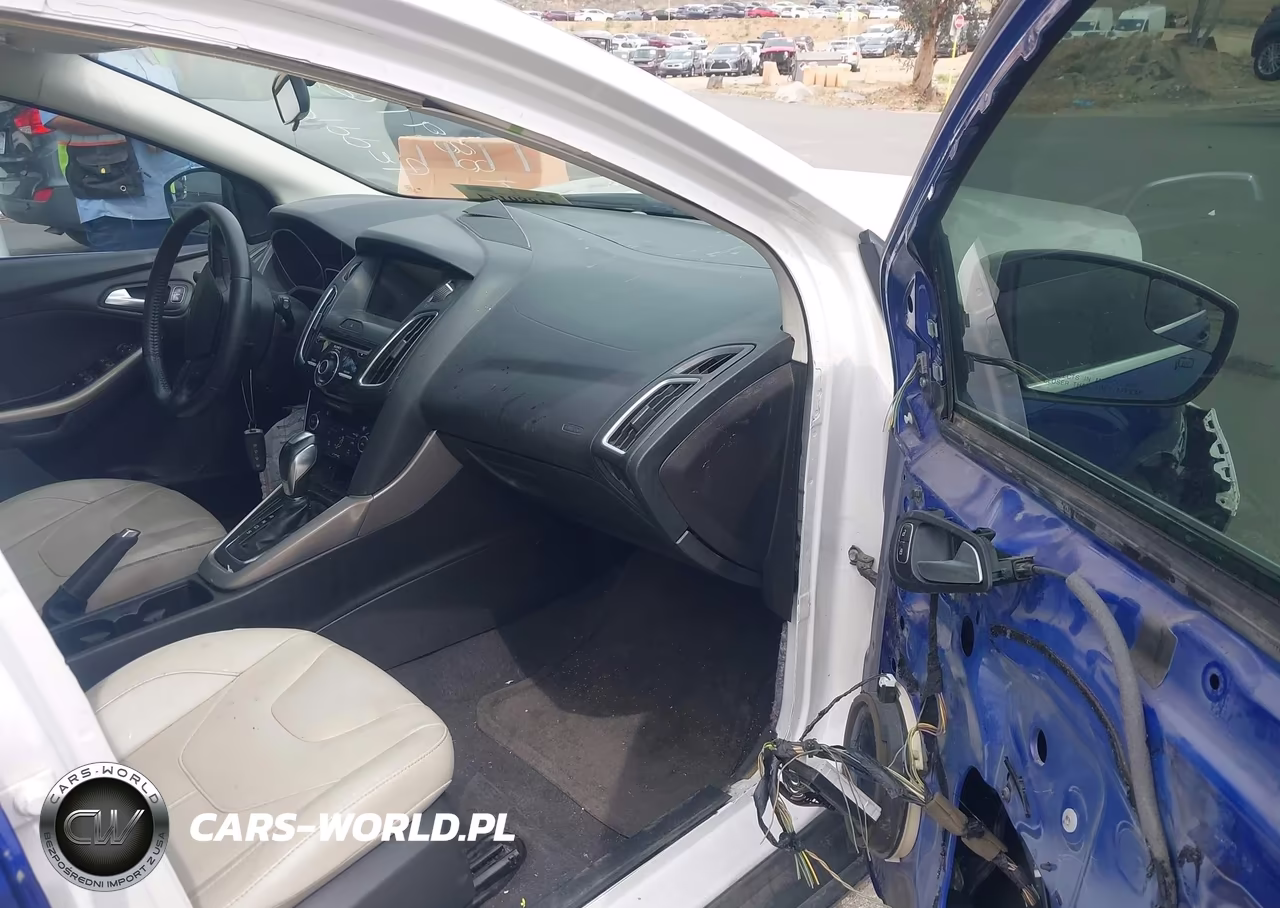 2016 Ford Focus Titanium VIN:1FADP3N24GL345989 - 5