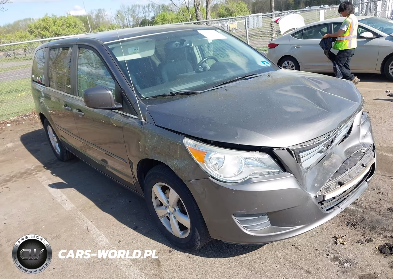 2010 Volkswagen Routan Se