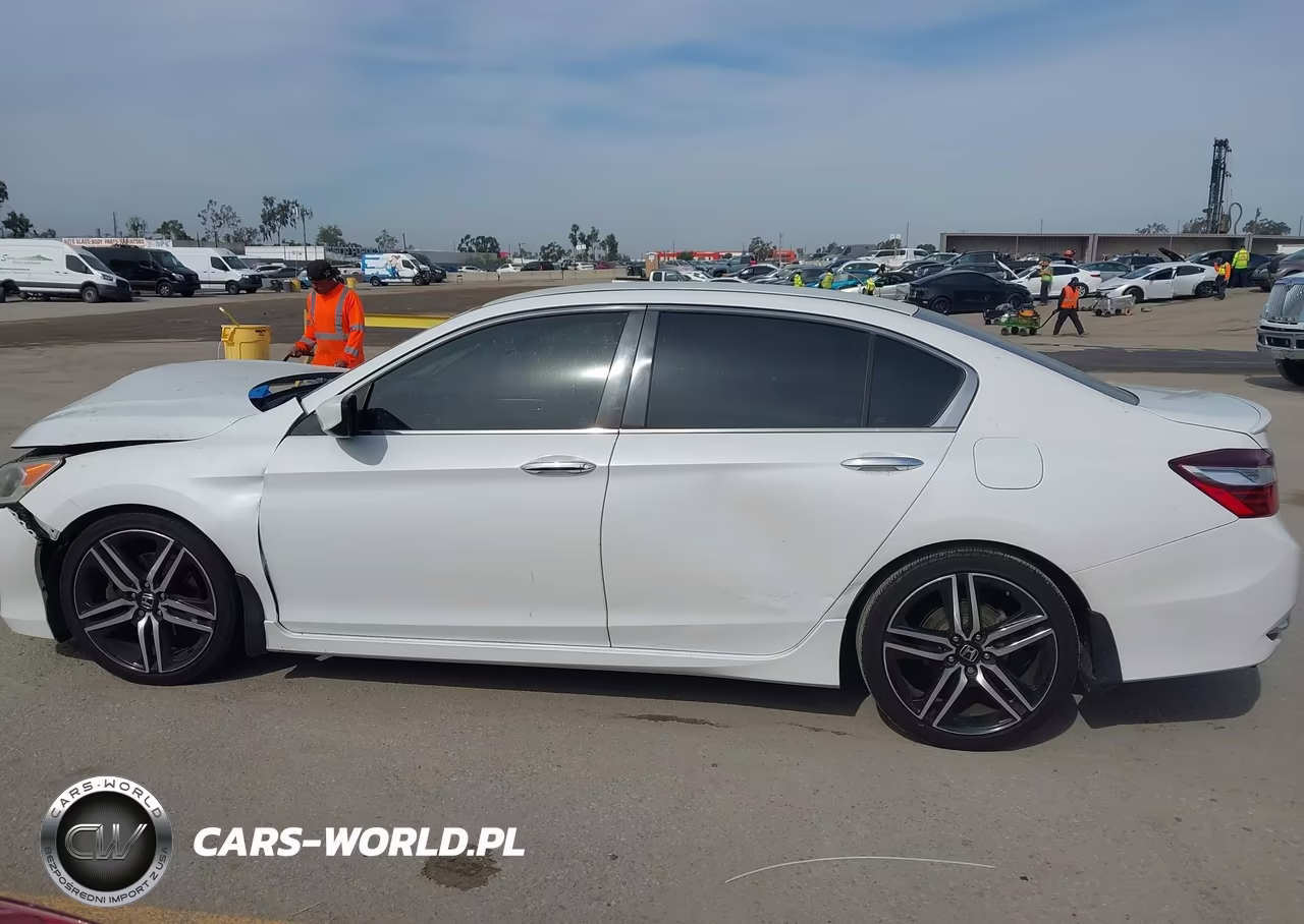 2017 Honda Accord Sport VIN:1HGCR2F53HA138558 - 13