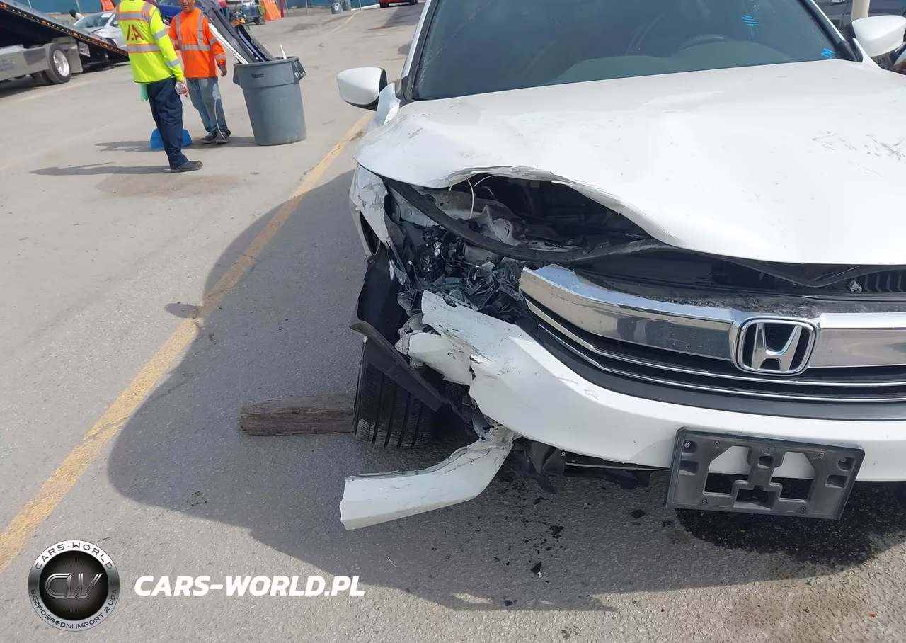 2017 Honda Accord Sport VIN:1HGCR2F53HA138558 - 16