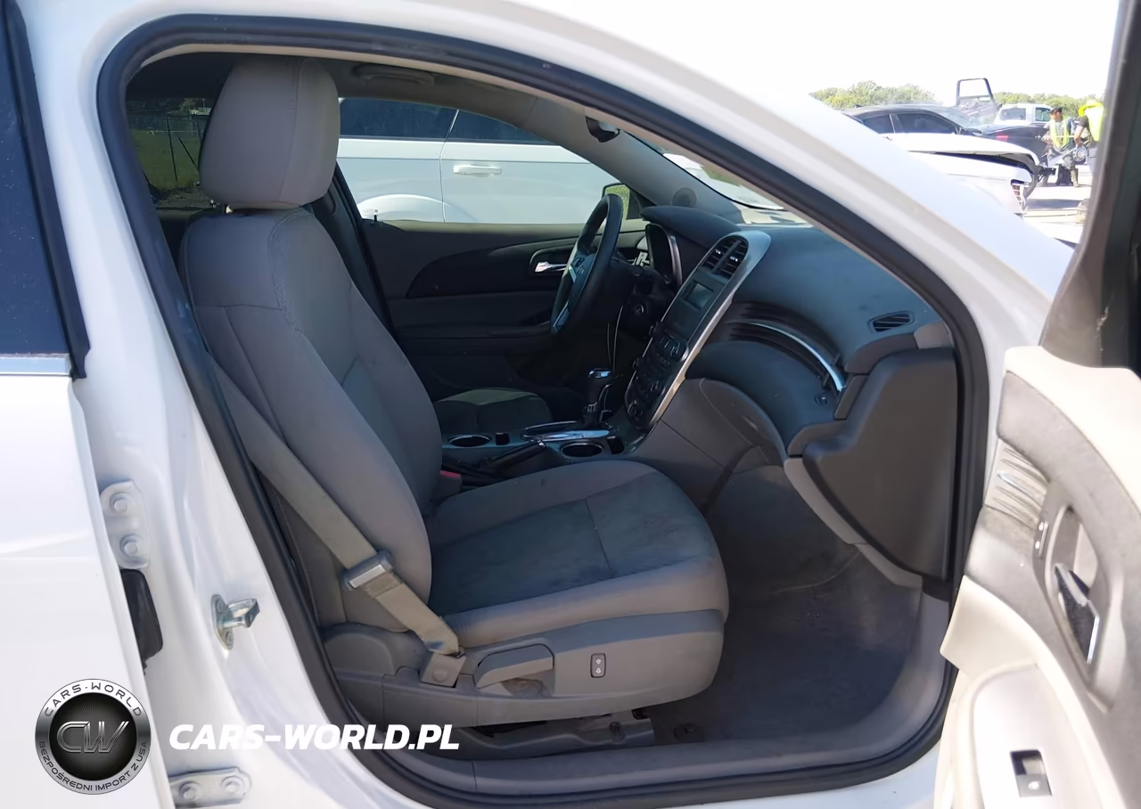 2014 Chevrolet Malibu 1Ls VIN:1G11B5SL7EF254384 - 5