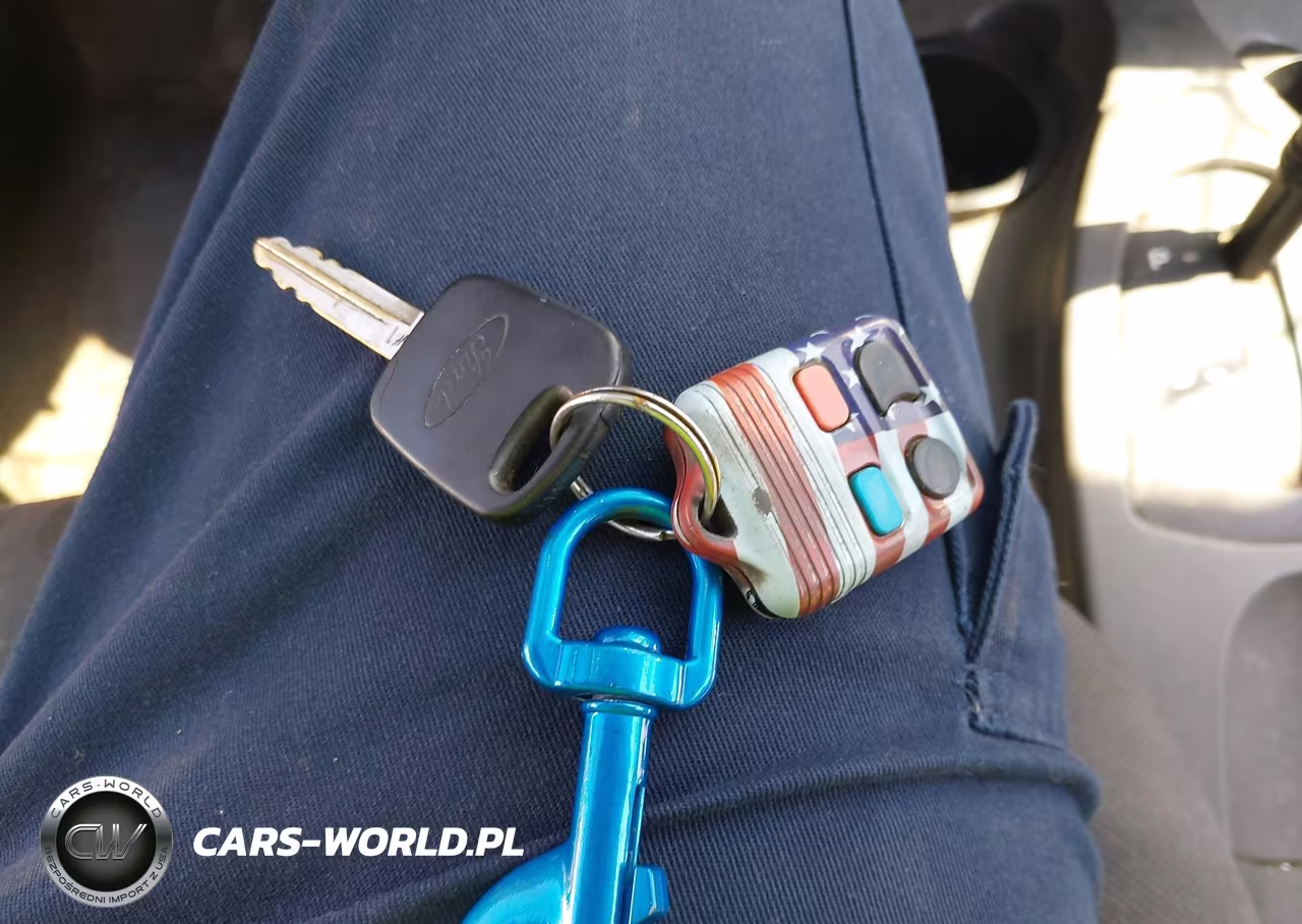 2005 Ford Focus Zx4 VIN:1FAFP34N55W197402 - 11