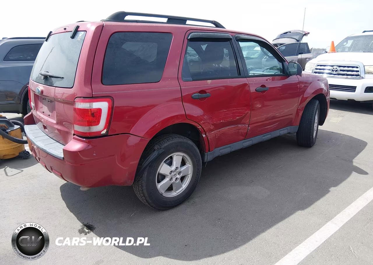 2010 Ford Escape Xlt VIN:1FMCU0D74AKC63618 - 4