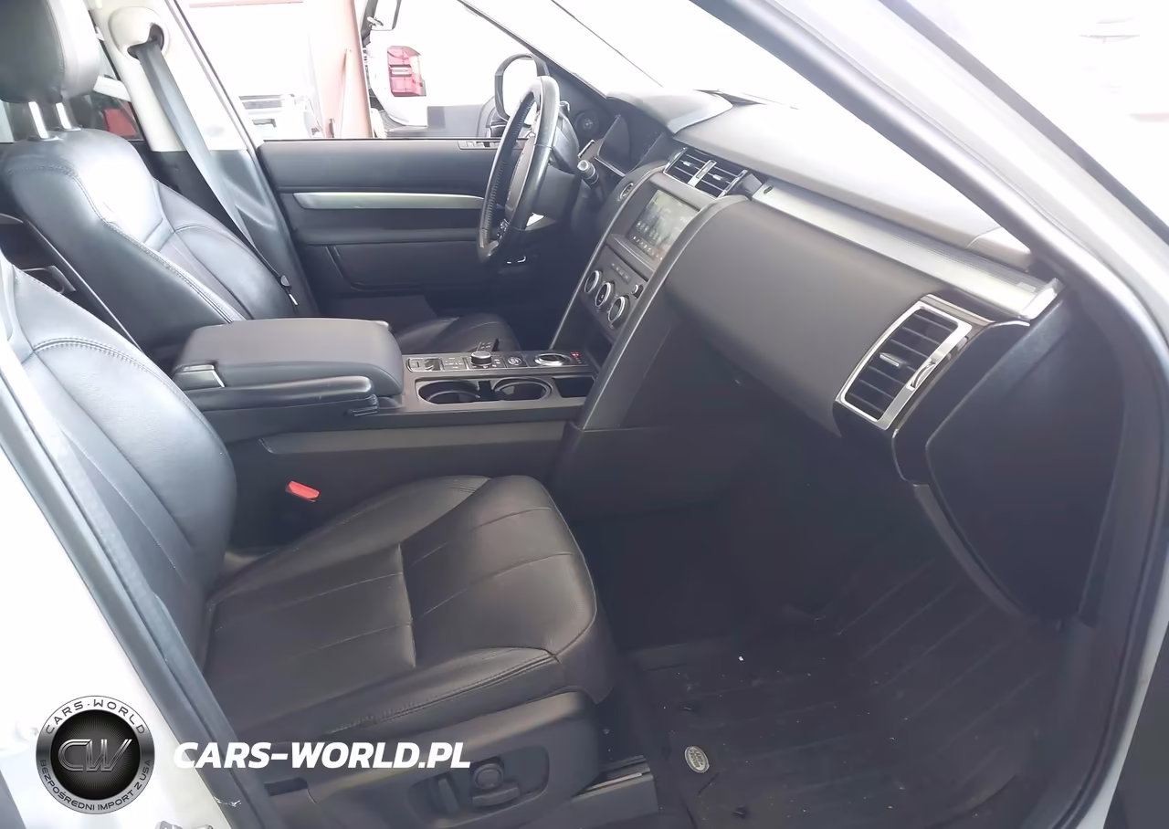 2020 Land Rover Discovery Landmark Edition VIN:SALRU2RV9L2414739 - 5