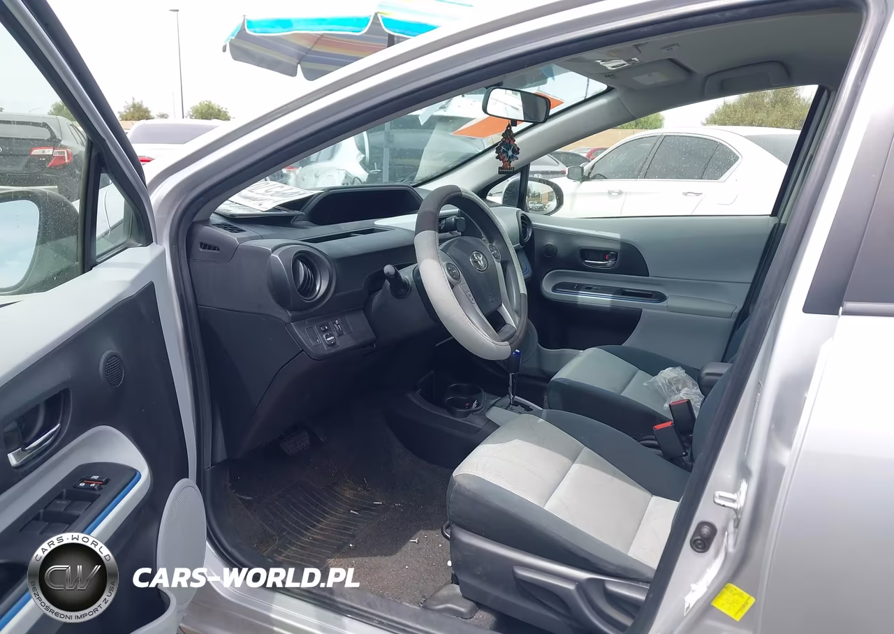 2012 Toyota Prius C Two VIN:JTDKDTB38C1504400 - 5