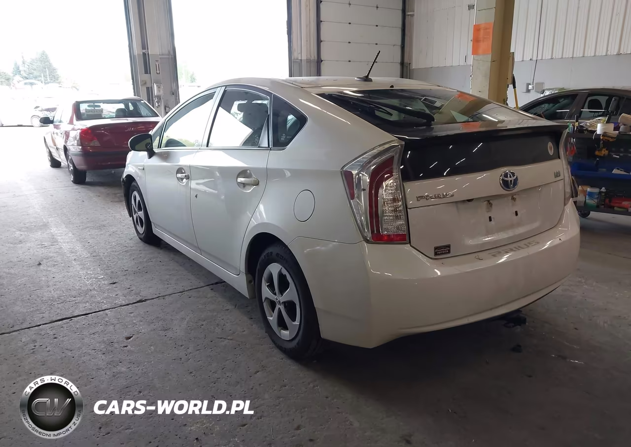2015 Toyota Prius Four VIN:JTDKN3DU7F0459219 - 3