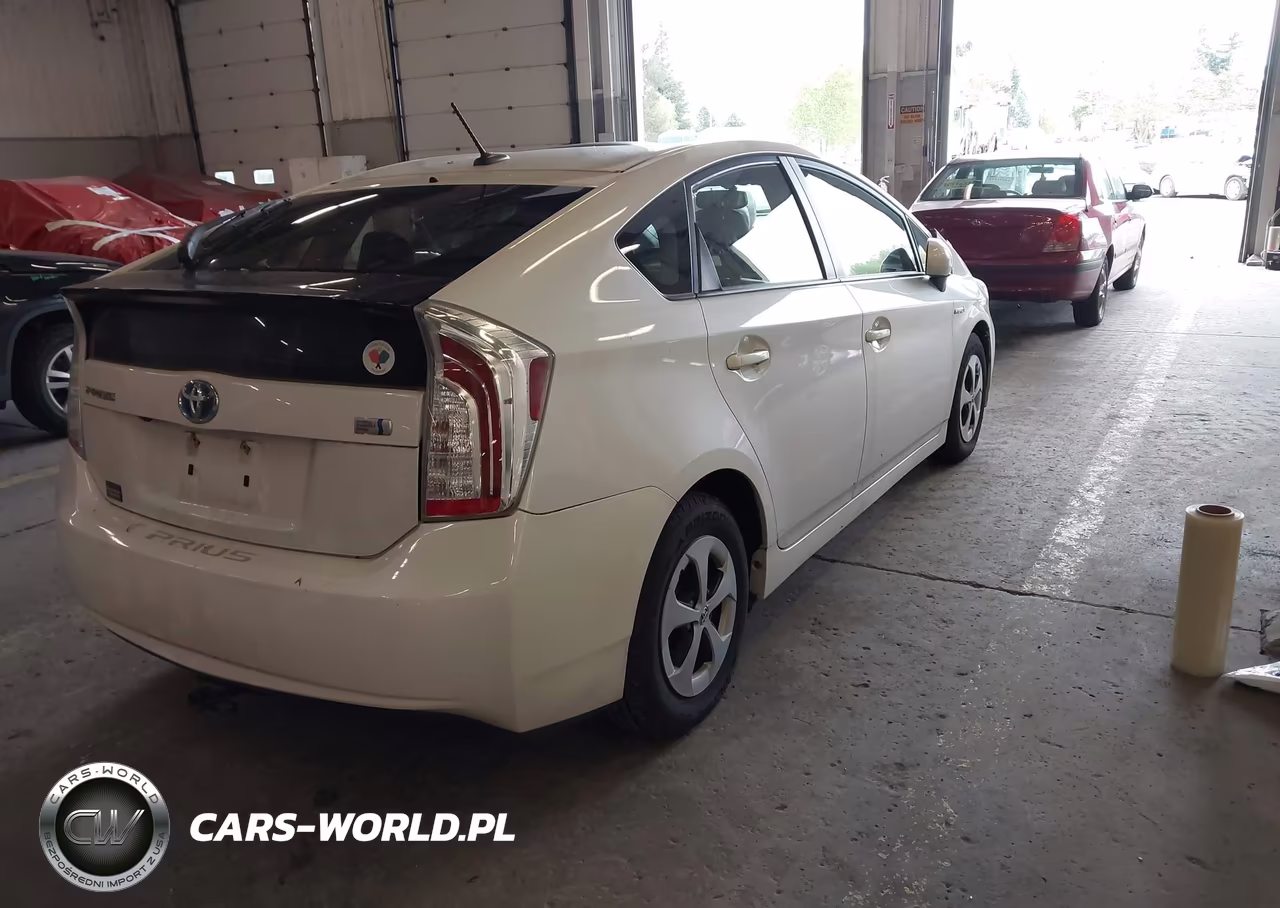 2015 Toyota Prius Four VIN:JTDKN3DU7F0459219 - 4