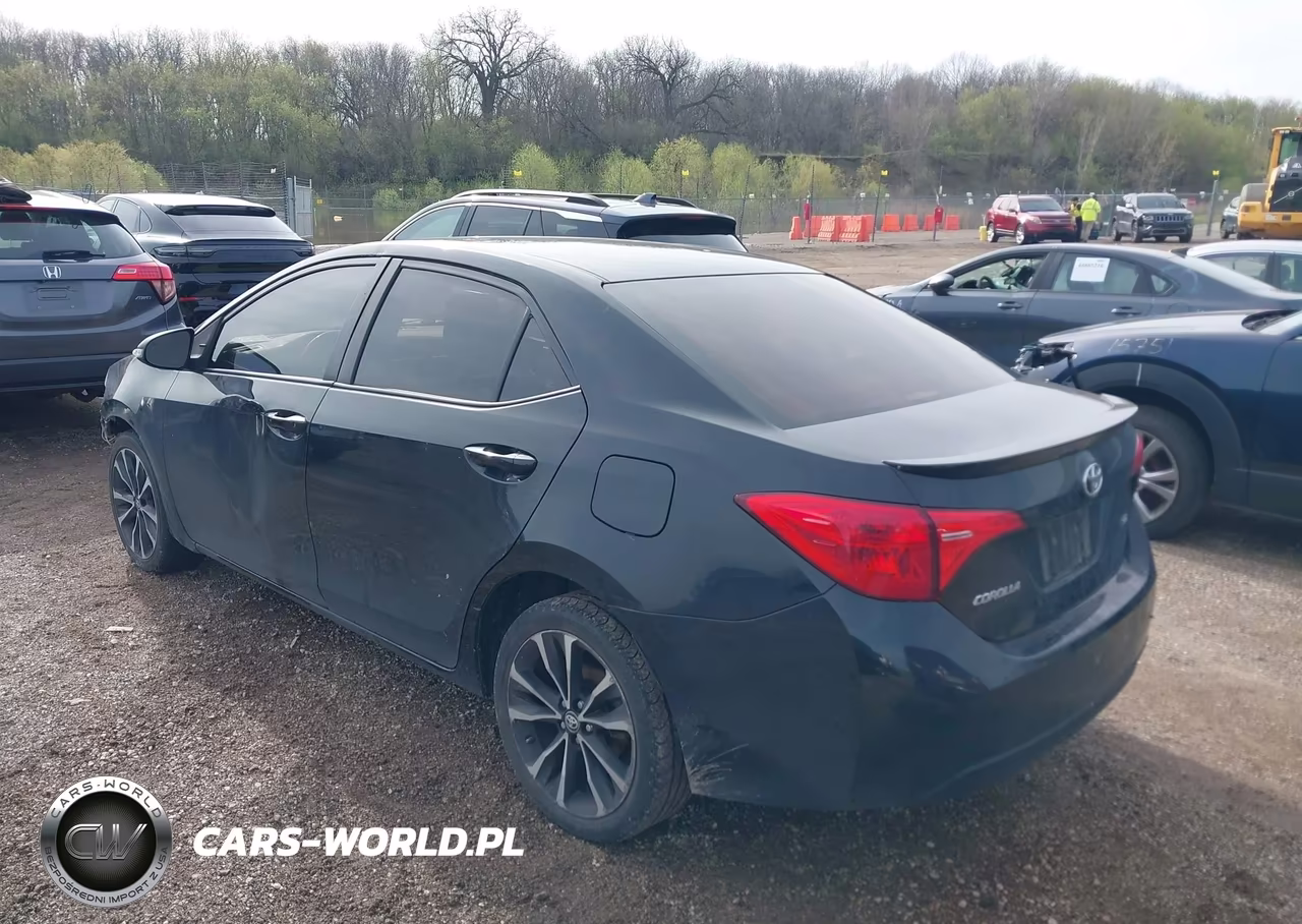 2018 Toyota Corolla Se VIN:2T1BURHE6JC990242 - 3