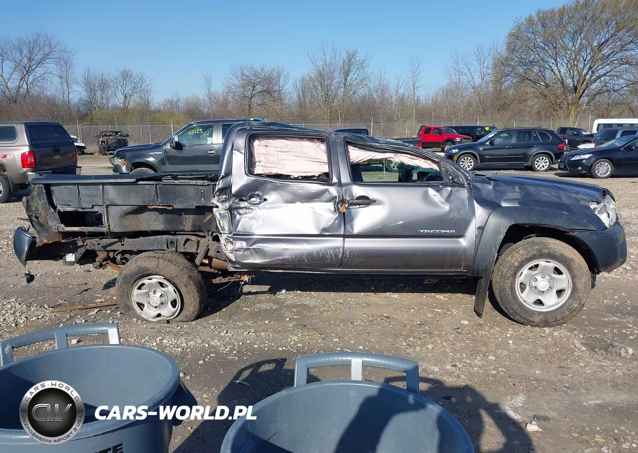2014 Toyota Tacoma Base V6 VIN:5TFLU4EN6EX106156 - 13