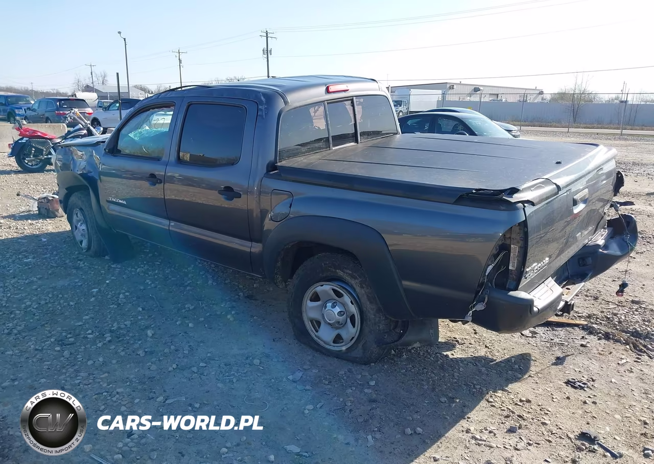 2014 Toyota Tacoma Base V6 VIN:5TFLU4EN6EX106156 - 3