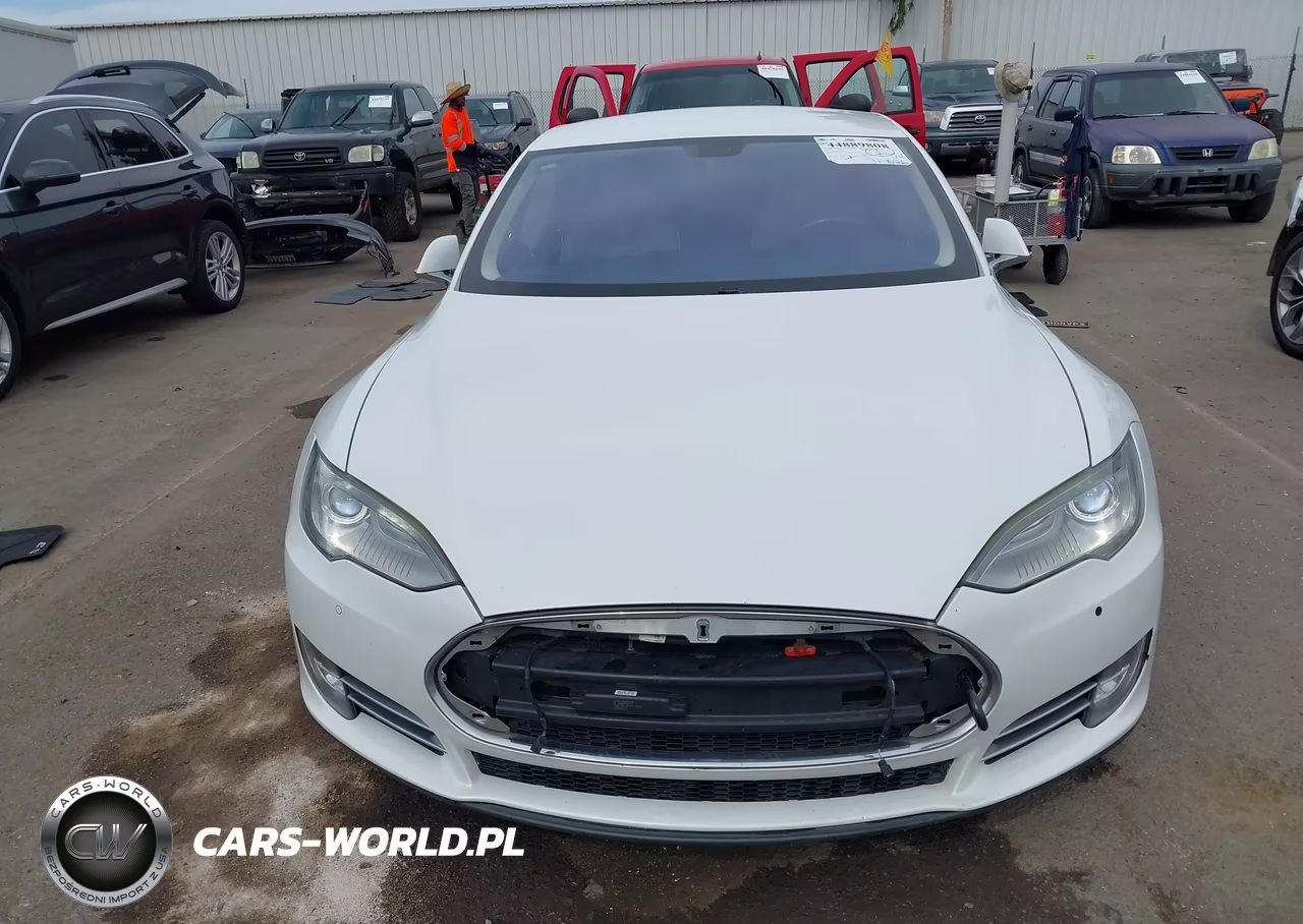 2014 Tesla Model S P85 VIN:5YJSA1H12EFP36181 - 12