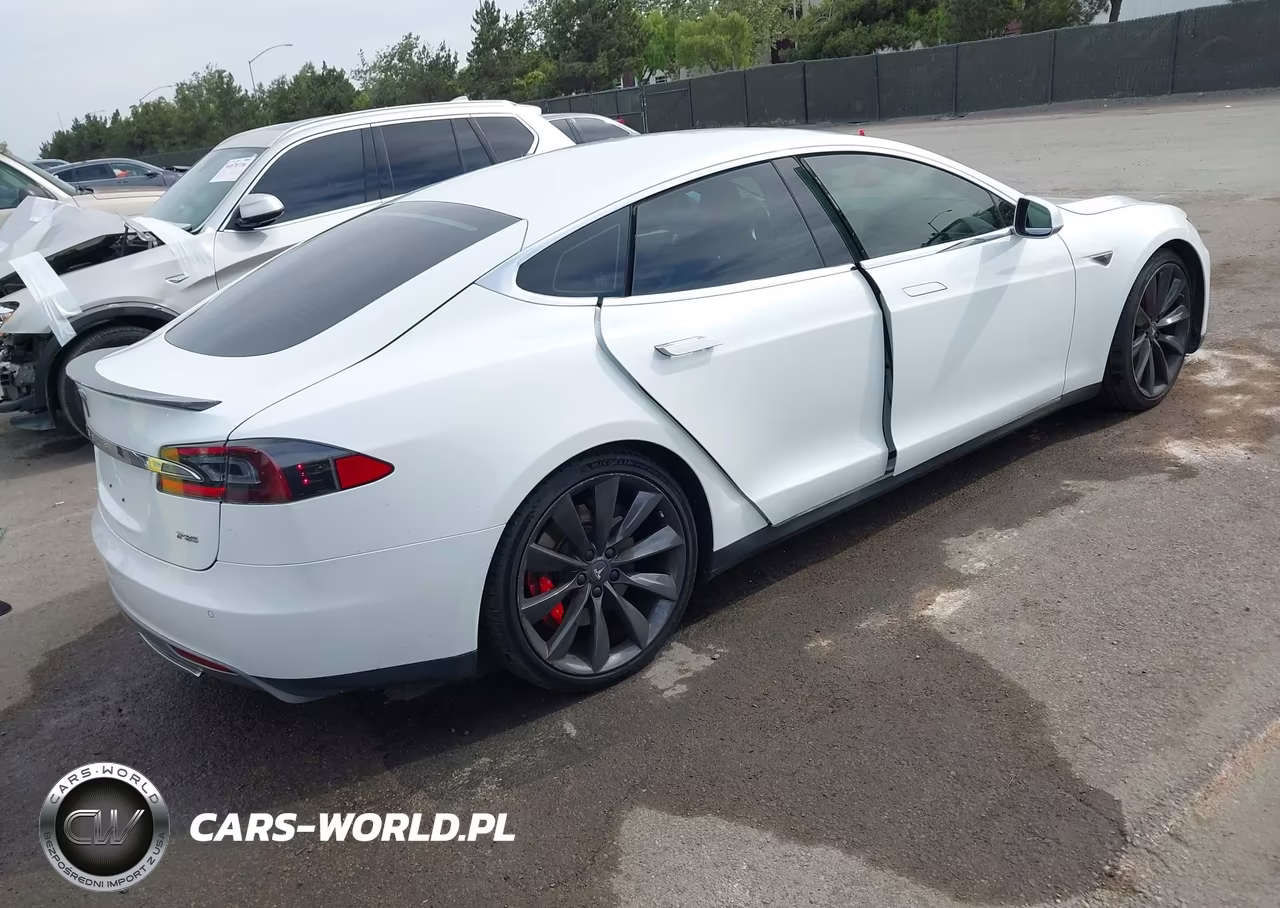 2014 Tesla Model S P85 VIN:5YJSA1H12EFP36181 - 4