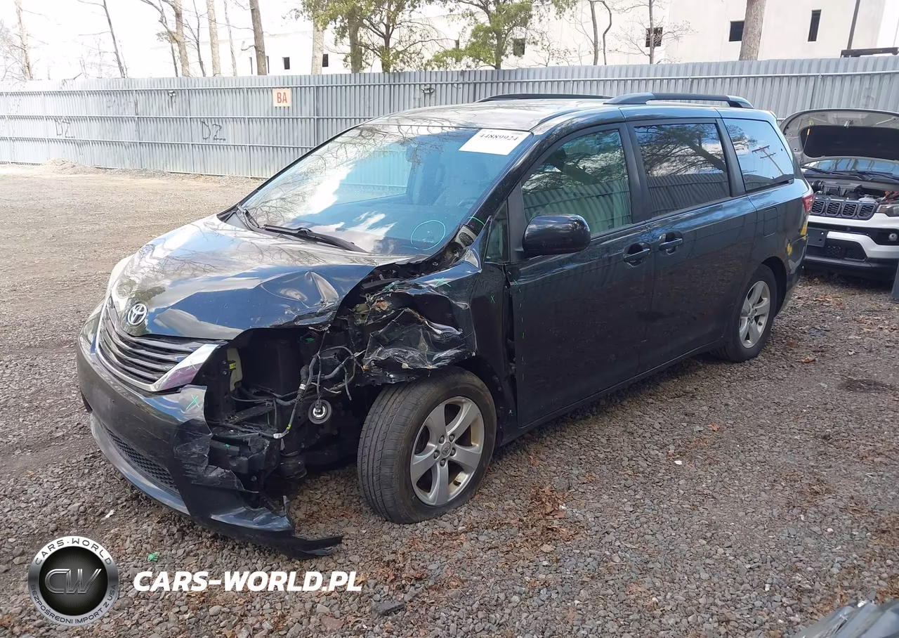 2017 Toyota Sienna Le 8 Passenger VIN:5TDKZ3DC9HS862565 - 2