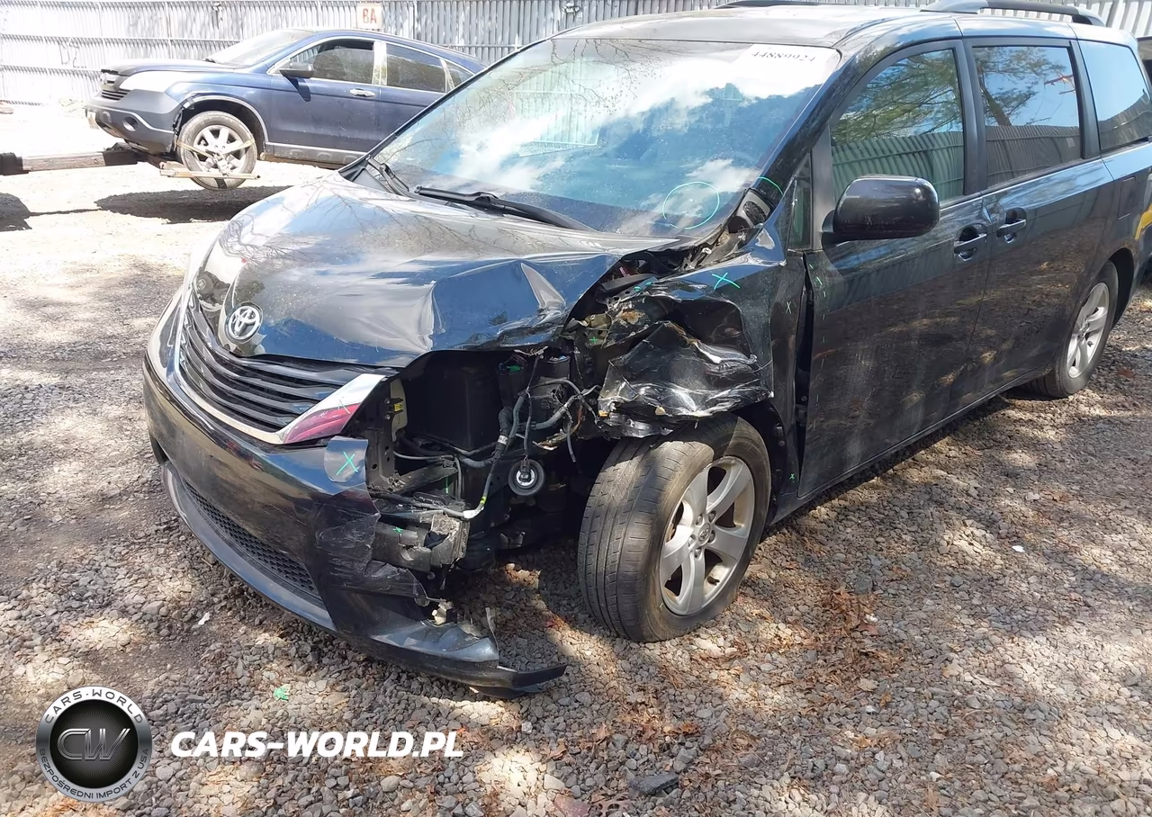 2017 Toyota Sienna Le 8 Passenger VIN:5TDKZ3DC9HS862565 - 6