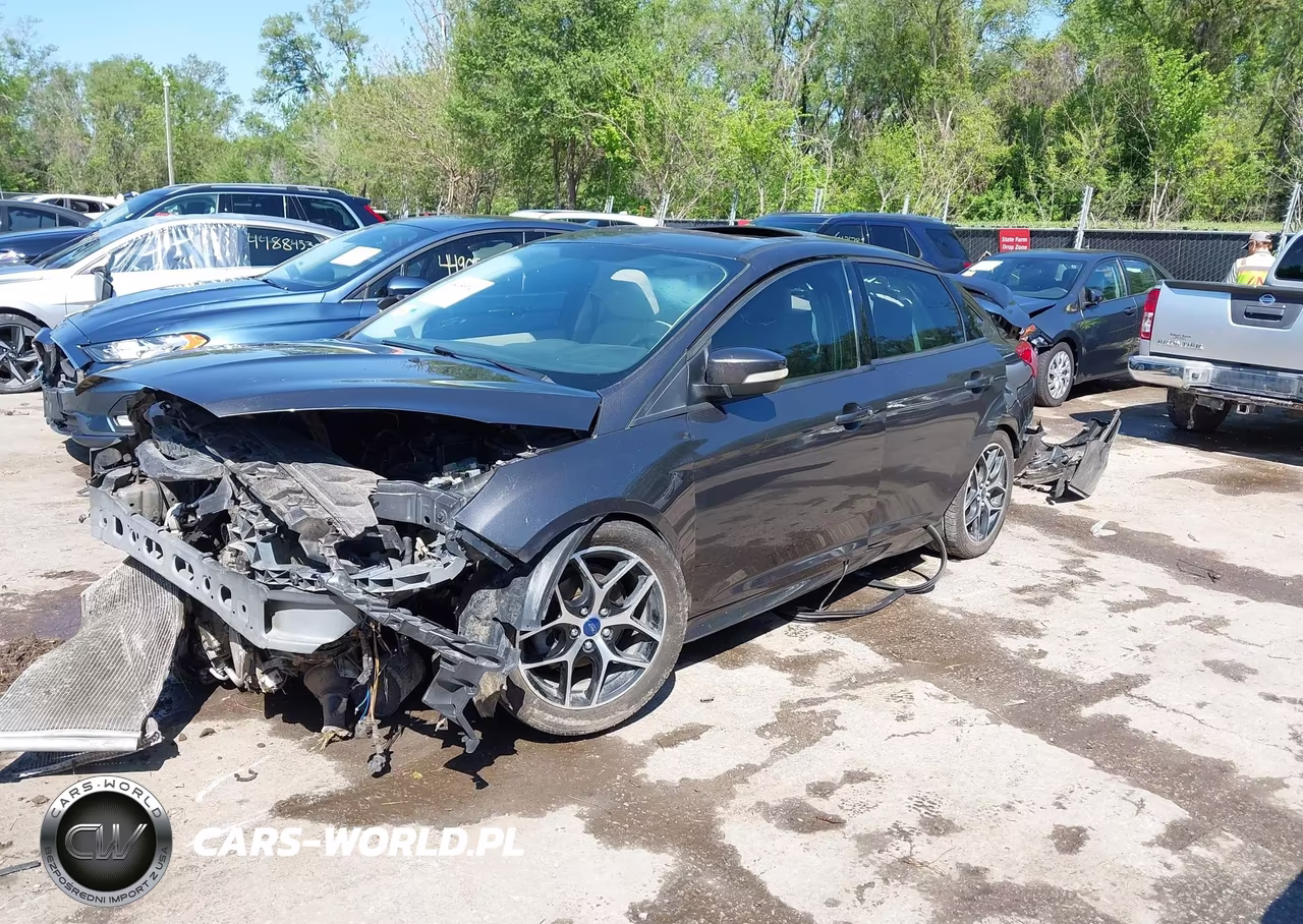 2015 Ford Focus Se VIN:1FADP3F26FL260861 - 2