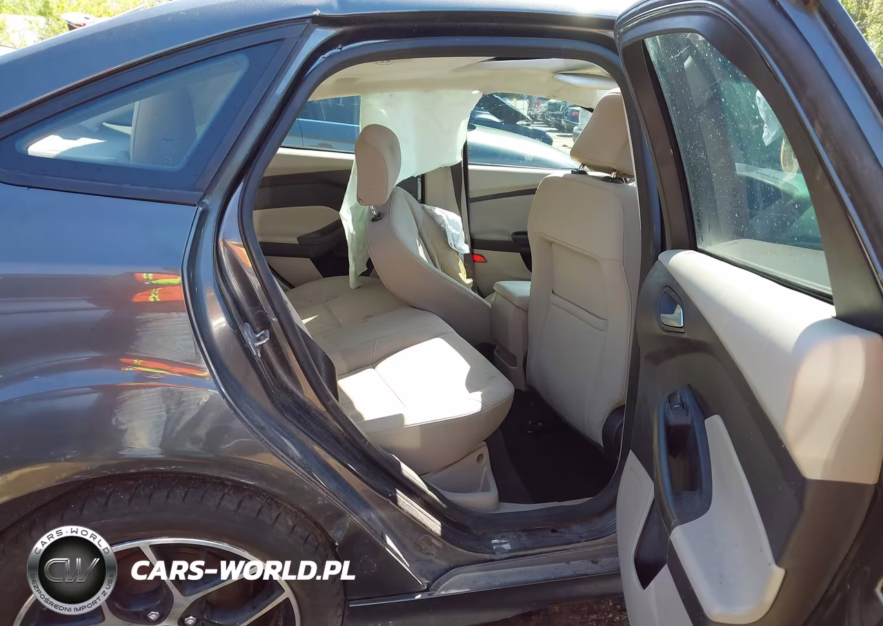 2015 Ford Focus Se VIN:1FADP3F26FL260861 - 8