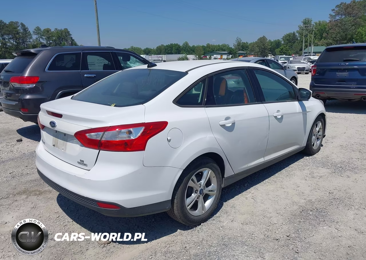 2013 Ford Focus Se VIN:1FADP3F27DL152956 - 4