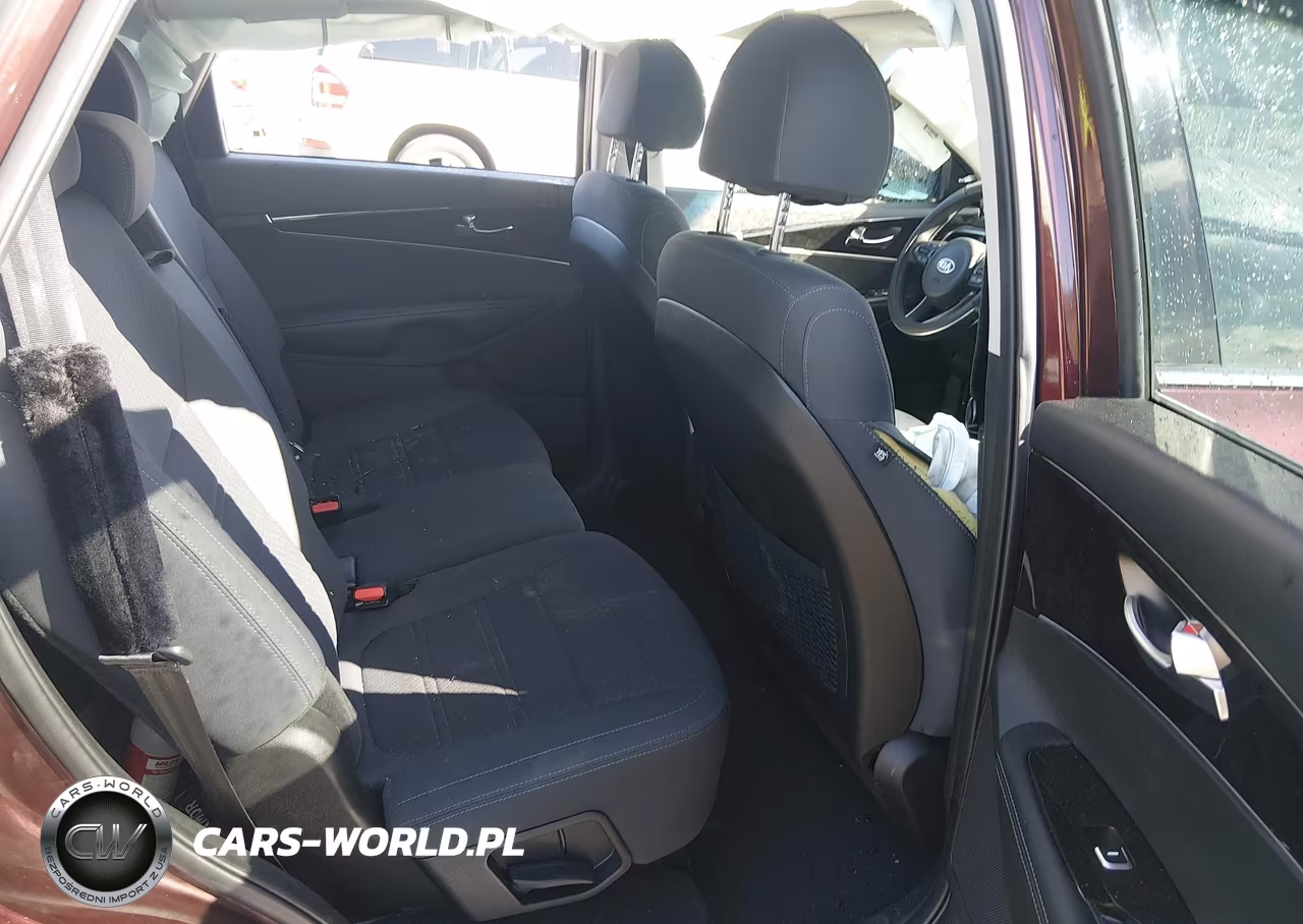 2018 Kia Sorento 2.4L Lx VIN:5XYPGDA31JG402163 - 8