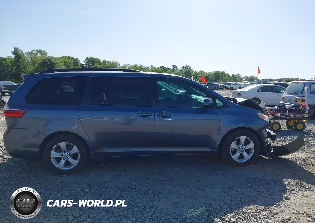 2015 Toyota Sienna Le 8 Passenger VIN:5TDKK3DC2FS557734 - 13