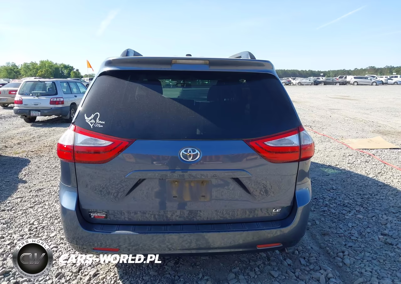 2015 Toyota Sienna Le 8 Passenger VIN:5TDKK3DC2FS557734 - 16