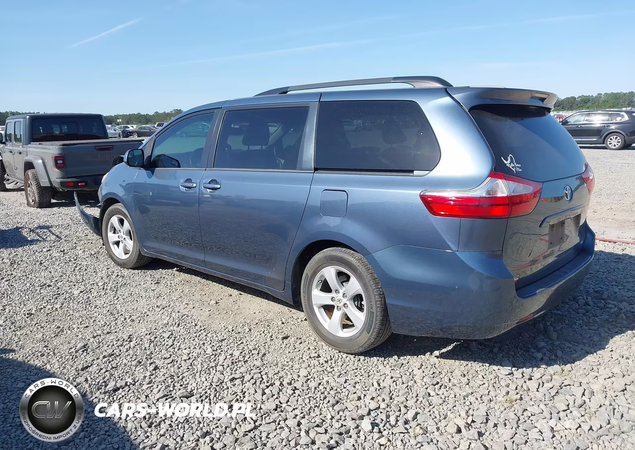 2015 Toyota Sienna Le 8 Passenger VIN:5TDKK3DC2FS557734 - 3