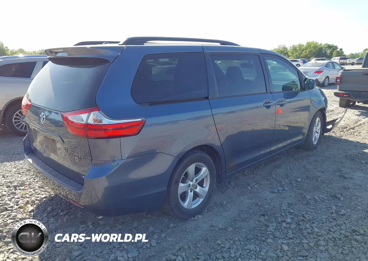 2015 Toyota Sienna Le 8 Passenger VIN:5TDKK3DC2FS557734 - 4