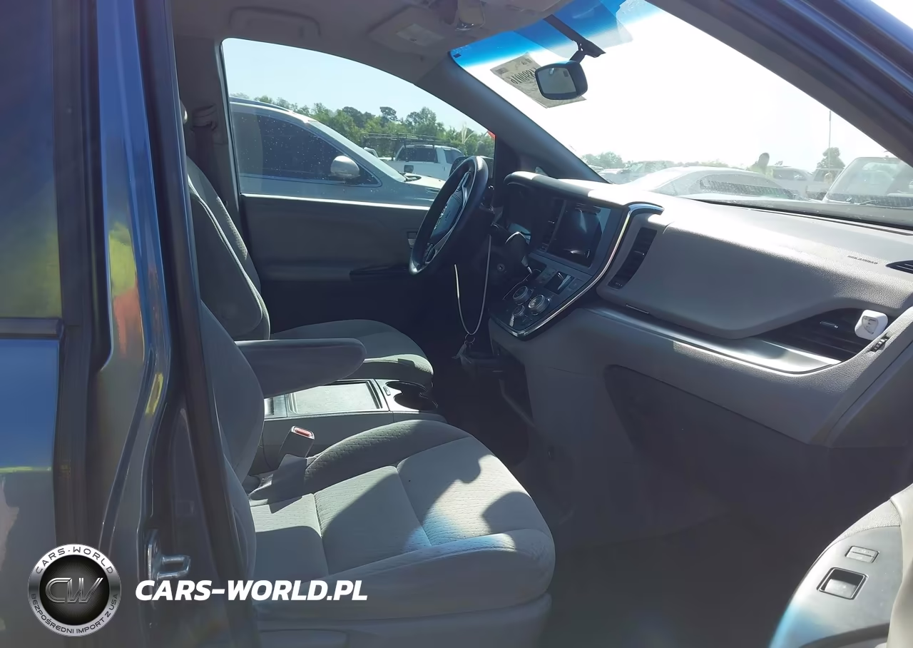 2015 Toyota Sienna Le 8 Passenger VIN:5TDKK3DC2FS557734 - 5