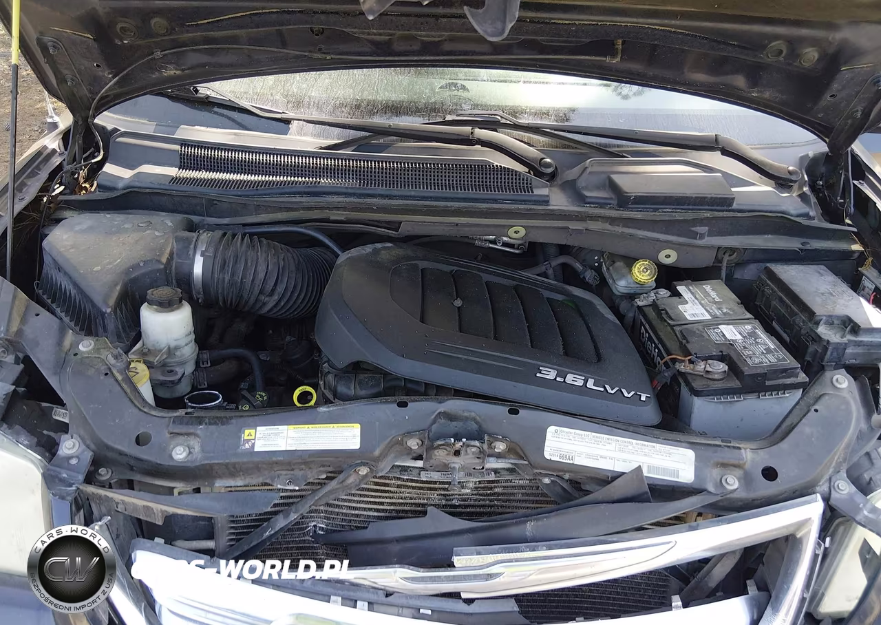 2012 Chrysler Town & Country Touring VIN:2C4RC1BG2CR353347 - 10