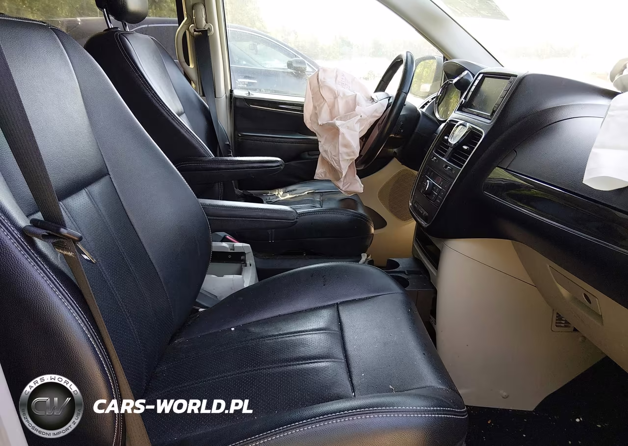 2012 Chrysler Town & Country Touring VIN:2C4RC1BG2CR353347 - 5