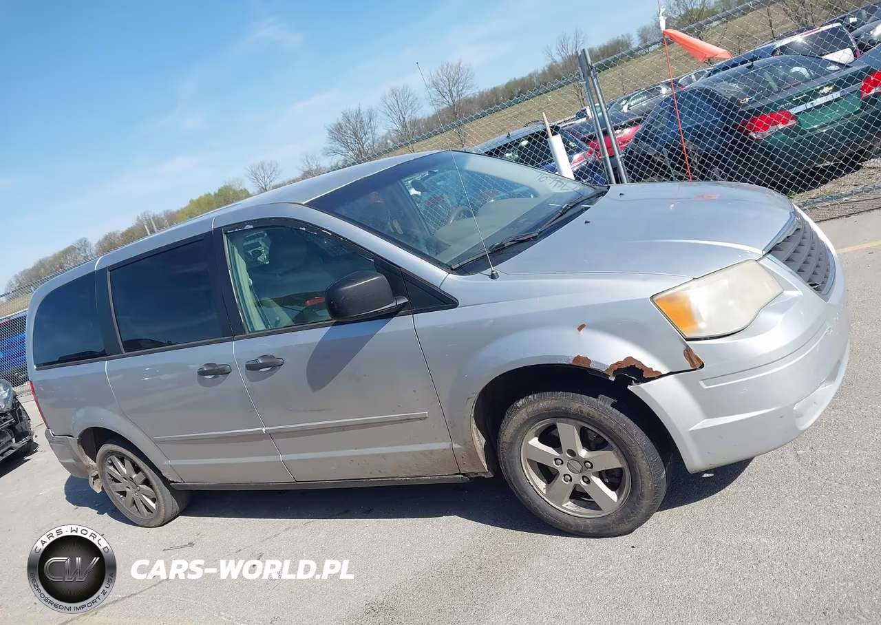 2008 Chrysler Town & Country Lx VIN:2A8HR44H88R674696 - 13