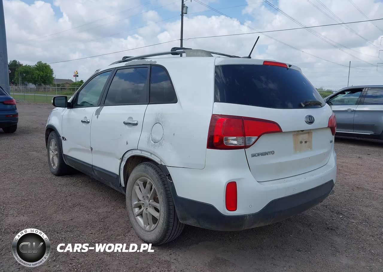 2015 Kia Sorento Lx VIN:5XYKT4A6XFG603843 - 3