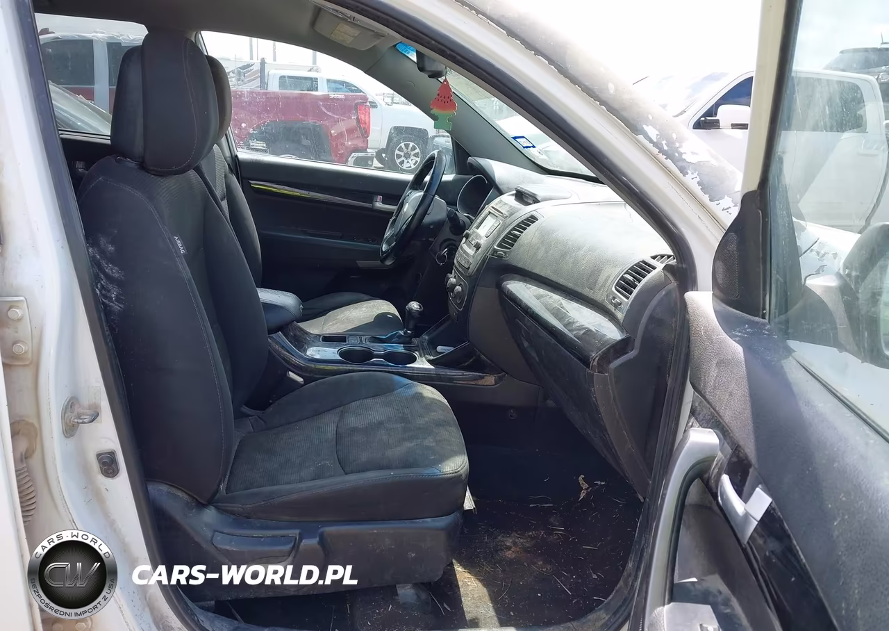 2015 Kia Sorento Lx VIN:5XYKT4A6XFG603843 - 5